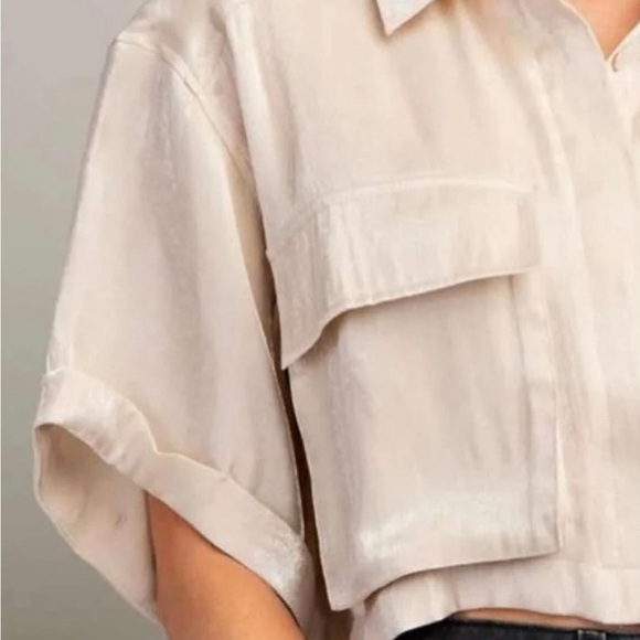 Champagne Oversized Crop Women's Shirt Size M Shimmer Casual Short Sleeve - Picture 3 of 7